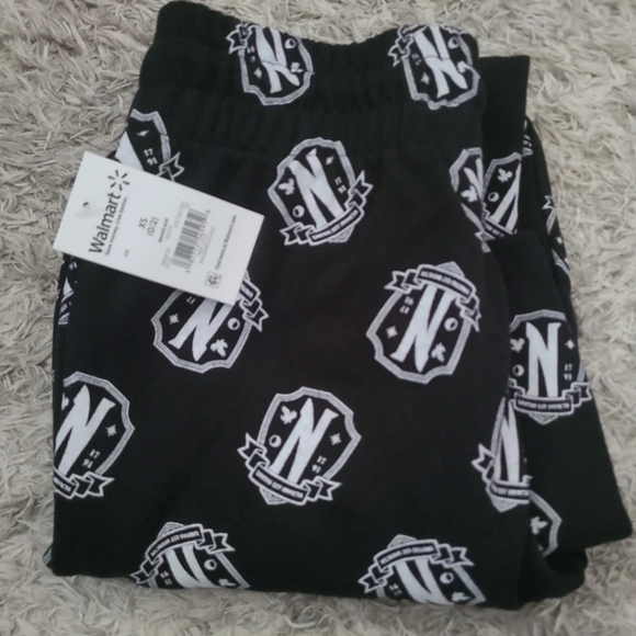 Wednesday Nevermore Jogger-juniors XS - Picture 2 of 6